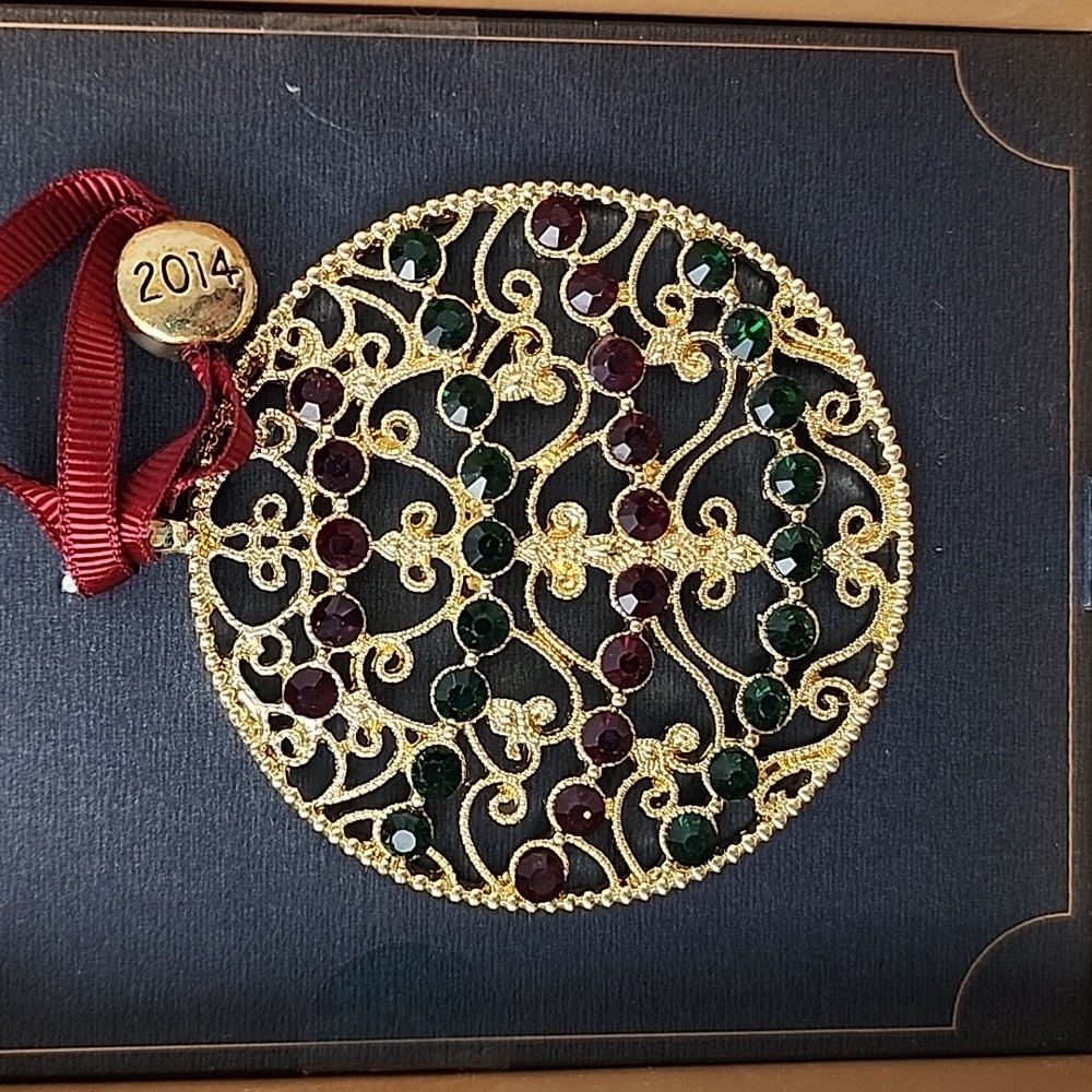Monet 2014 Holiday Christmas Ornament Gold Tone Red Green - Picture 8 of 10